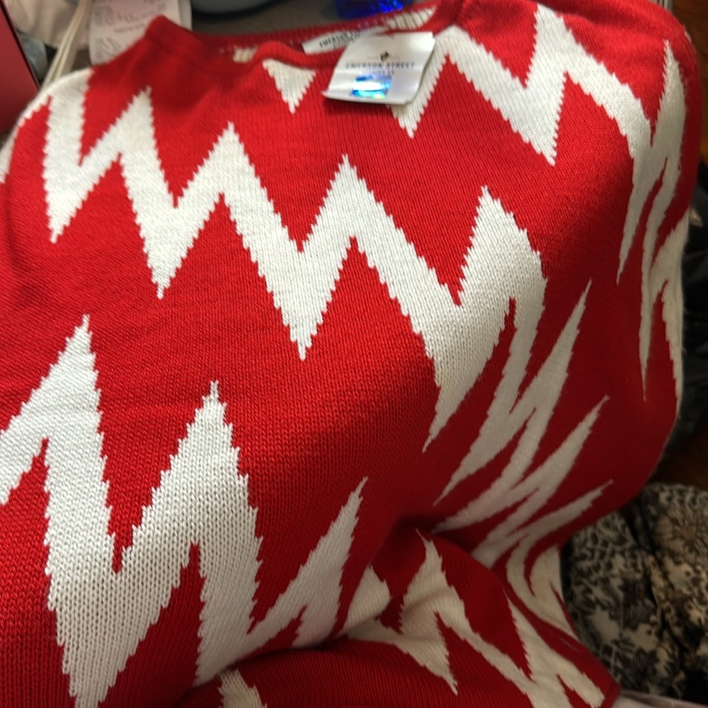 Emerson Street Peruvian Collection Cape - Picture 3 of 3